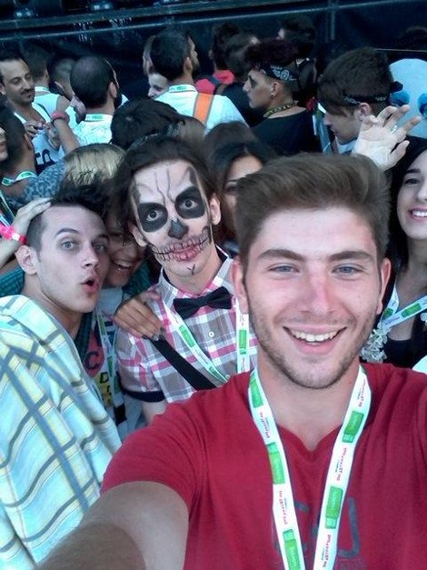 Η Αθήνα υποδέχεται τη Lady Gaga: Εκκεντρικές εμφανίσεις από τα «μικρά τερατάκια» στο ΟΑΚΑ [εικόνες] | iefimerida.gr 7