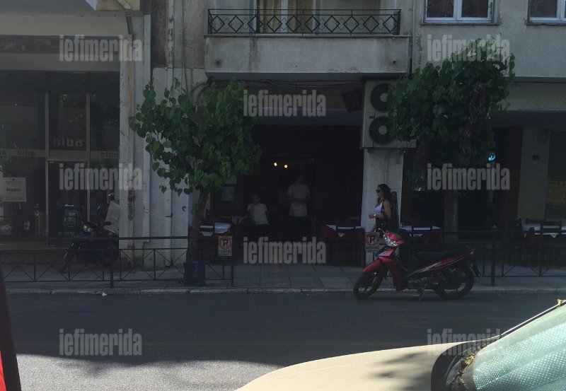 Ο Λαφαζάνης τρώει κρεατόσουπα και «διαπραγματεύεται» με οπαδούς της ΑΕΚ για το γήπεδο [εικόνες & βίντεο] | iefimerida.gr 2