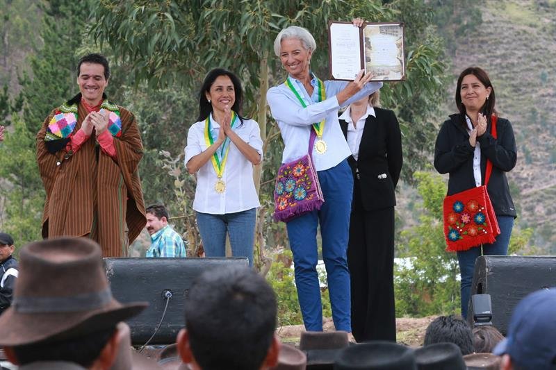 Η Λαγκάρντ όπως δεν την έχετε ξαναδεί -Στο Περού, μετά τις ώρες ΔΝΤ [εικόνες] | iefimerida.gr 15