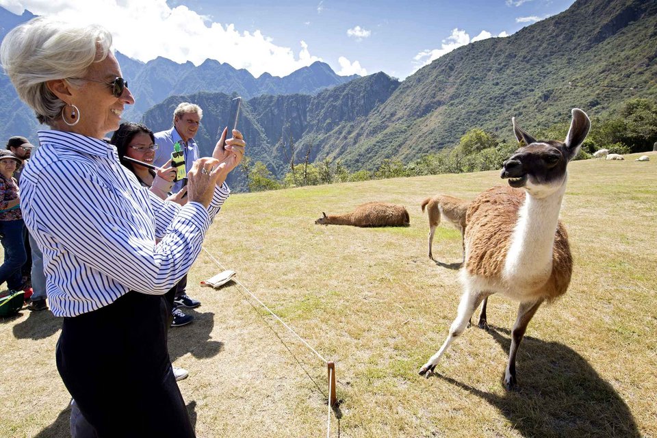 Η Λαγκάρντ όπως δεν την έχετε ξαναδεί -Στο Περού, μετά τις ώρες ΔΝΤ [εικόνες] | iefimerida.gr 4