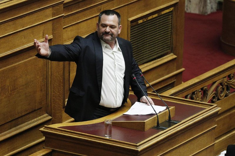 Αγριο επεισόδιο στη Βουλή – Λαγός: Είναι προδότης ο Καμμένος – Βούτσης: Είστε ξεδιάντροποι [βίντεο] | iefimerida.gr 2