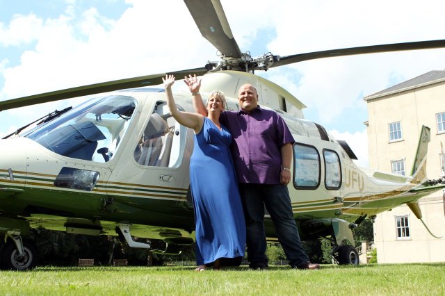 Κέρδισε 148 εκατ. λίρες, άφησε τη σύζυγό του και τα «σπάει» με 28χρονη [εικόνες] | iefimerida.gr 2