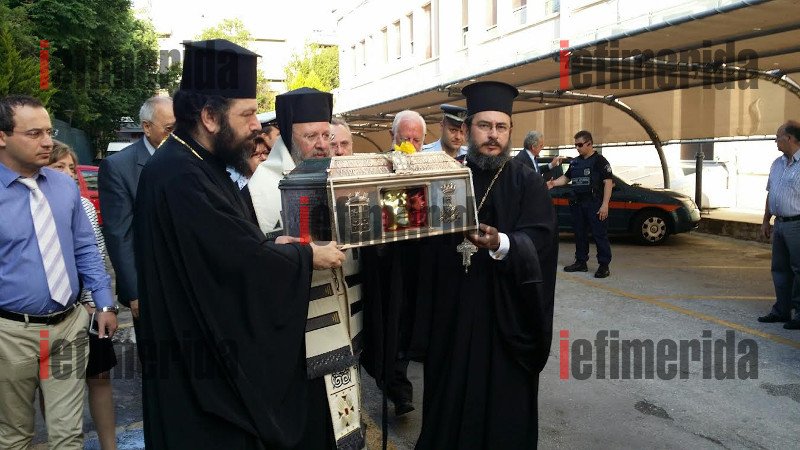 Ινκόγκνιτο στο Λαϊκό Νοσοκομείο το ιερό λείψανο της Αγίας Βαρβάρας [εικόνες] | iefimerida.gr 3