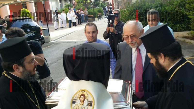 Ινκόγκνιτο στο Λαϊκό Νοσοκομείο το ιερό λείψανο της Αγίας Βαρβάρας [εικόνες] | iefimerida.gr 4