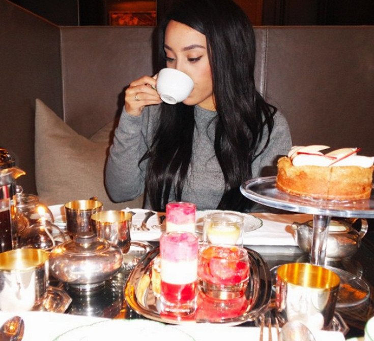 Η 23χρονη εξωτική blogger που πληρώνεται για να ταξιδεύει σε όλο τον κόσμο και να βγαίνει ραντεβού με άνδρες [εικόνες] | iefimerida.gr 11