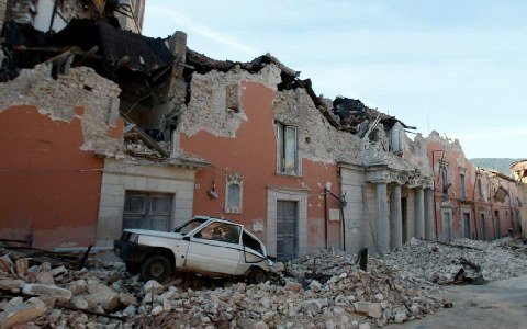 Λ' Ακουΐλα:  Πόλη-φάντασμα τρία χρόνια μετά τον σεισμό [εικόνες] | iefimerida.gr 2