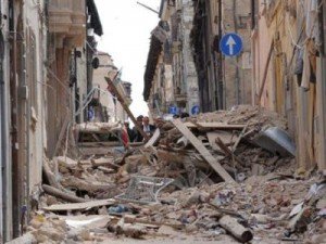 Λ' Ακουΐλα:  Πόλη-φάντασμα τρία χρόνια μετά τον σεισμό [εικόνες] | iefimerida.gr 4