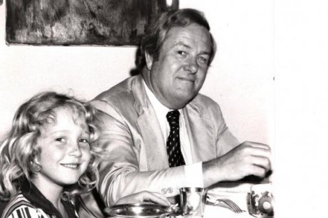 Αυτή είναι η μητέρα της ακροδεξιάς Λεπέν -Πόζαρε γυμνή στο Playboy για να εκδικηθεί τον πατέρα της [εικόνες] | iefimerida.gr 1