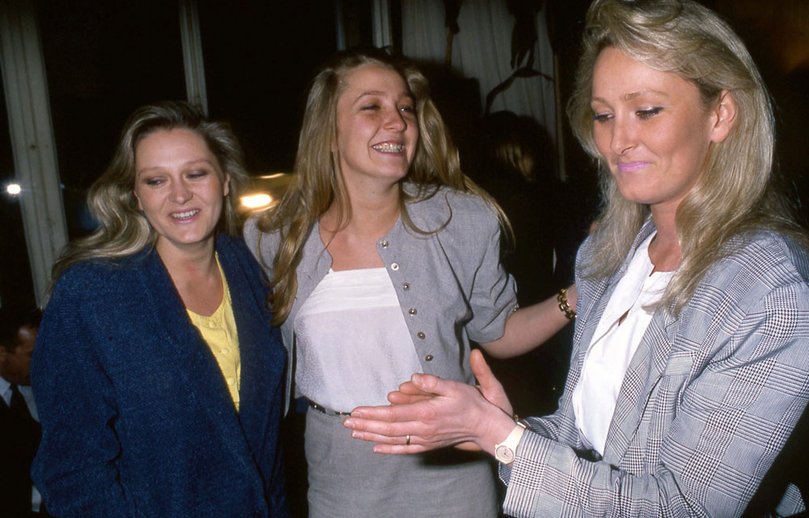 Αυτή είναι η μητέρα της ακροδεξιάς Λεπέν -Πόζαρε γυμνή στο Playboy για να εκδικηθεί τον πατέρα της [εικόνες] | iefimerida.gr 10