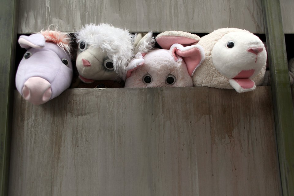 Οι Σειρήνες των αμνών -Το εύστοχο κινούμενο έργο τέχνης του Banksy που προκαλεί αμηχανία  [εικόνες&βίντεο] | iefimerida.gr 2