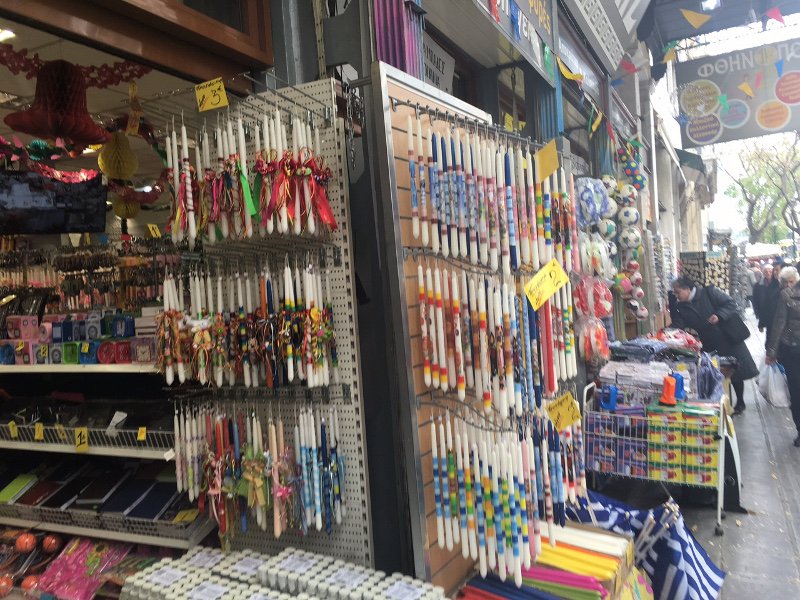 Στην Αθήνα «μύρισε» Πάσχα – Λαμπάδες στα καταστήματα [εικόνες] | iefimerida.gr 2