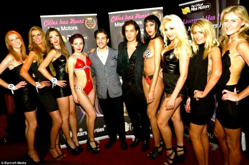 Ο άνδρας που ζηλεύει η υφήλιος -Παράτησε το σχολείο στα 16, έγινε εκατομμυριούχος στα 22, συλλέγει Laborghini και κάνει και τον κριτή σε καλλιστεία [εικόνες] | iefimerida.gr 2