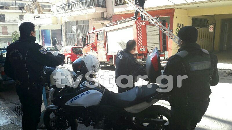 Απίστευτο: Ηλικιωμένη έχασε τα κλειδιά της και κάλεσε... Αστυνομία και Πυροσβεστική – Τα είχε στο γάντι του φούρνου [εικόνες] | iefimerida.gr 0