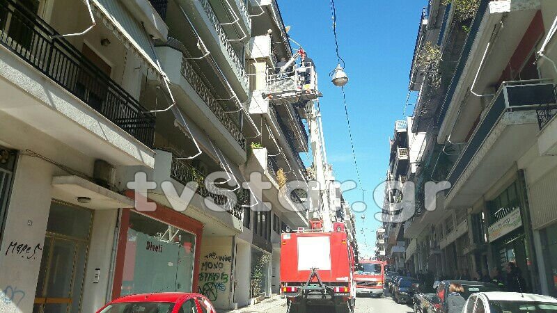 Απίστευτο: Ηλικιωμένη έχασε τα κλειδιά της και κάλεσε... Αστυνομία και Πυροσβεστική – Τα είχε στο γάντι του φούρνου [εικόνες] | iefimerida.gr 3