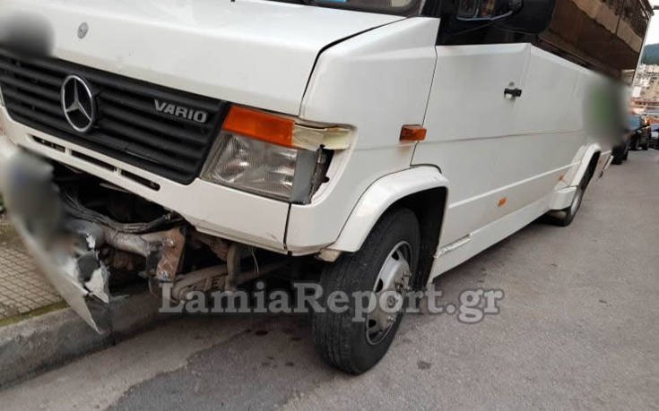 Λαμία: Λεωφορείο έπεσε σε σταθμευμένα ΙΧ και κατέληξε σε μαντρότοιχο [εικόνες] | iefimerida.gr 2