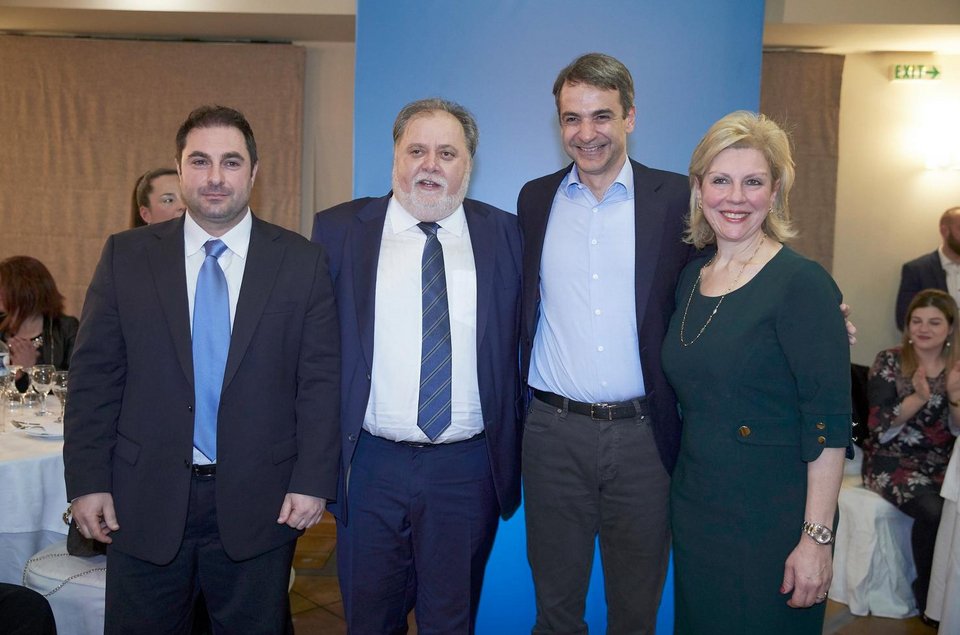 Ο Κ. Μητσοτάκης με τον βουλευτή Κ. Κοντογεώργο, και δύο νέους υποψήφιους: Τον νέο επιχειρηματία Κλεομένη Λάππα και την Θωμαή Οικονόμου, Πλαστική Χειρουργό και Διδάκτωρ του Πανεπιστημίου Θεσσαλονίκης.