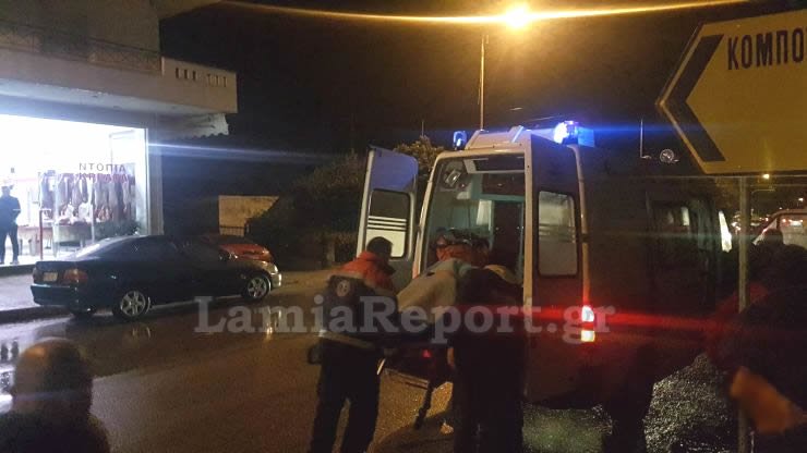 Λαμία: Αυτοκίνητο παρέσυρε και τραυμάτισε μητέρα με το μικρό παιδί στην αγκαλιά της [εικόνες] | iefimerida.gr 4