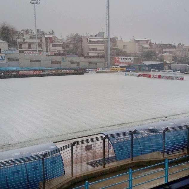 Το 'στρωσε στο γήπεδο της Λαμίας -Στον «αέρα» το ματς με τον Παναθηναϊκό [εικόνες] | iefimerida.gr 0