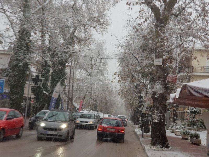 Στα «λευκά» Φθιώτιδα και Ευρυτανία -Κλειστοί δρόμοι, πού χρειάζονται αλυσίδες [εικόνες & βίντεο] | iefimerida.gr 6