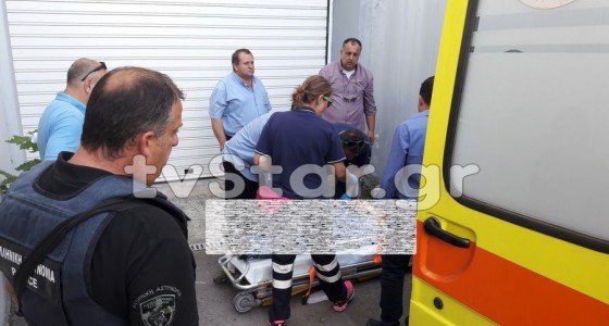 Λαμία: Μια επιβάτις του ΚΤΕΛ έπεσε από ύψος 4 μέτρων στο κενό [εικόνες] | iefimerida.gr 0