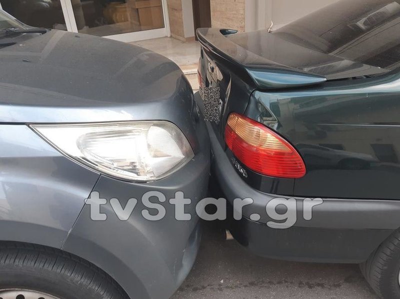 Ο οδηγός επαγγελματικού βαν παραβίασε το στοπ της μίας οδού, με αποτέλεσμα να συγκρουστεί με το Ι.Χ. που κινούνταν επί της άλλης