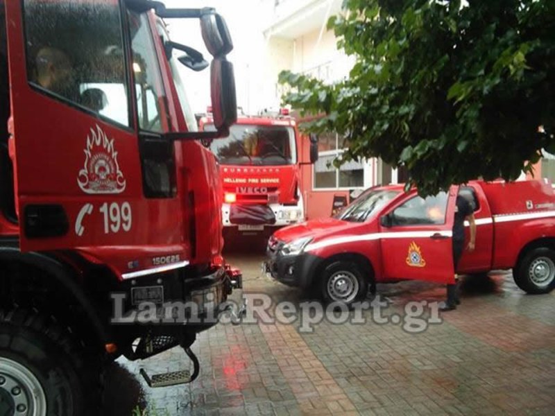 Προβλήματα από την καταρρακτώδη βροχή στη Φθιώτιδα -Εκλεισαν δρόμοι, ξεριζώθηκαν δέντρα [εικόνες & βίντεο] | iefimerida.gr 2