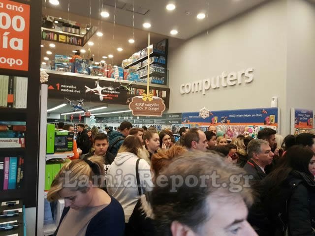 Πανικός για την Black Friday σε όλη την Ελλάδα [εικόνες & βίντεο] | iefimerida.gr 8