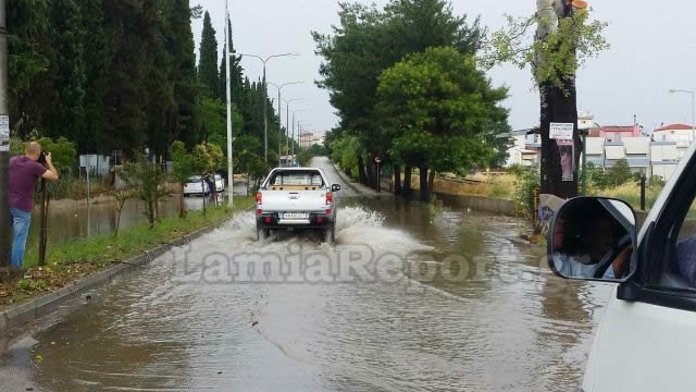 «Ανοιξαν» οι ουρανοί στη Λαμία - Πολλά προβλήματα από την ξαφνική νεροποντή [εικόνες] | iefimerida.gr 0