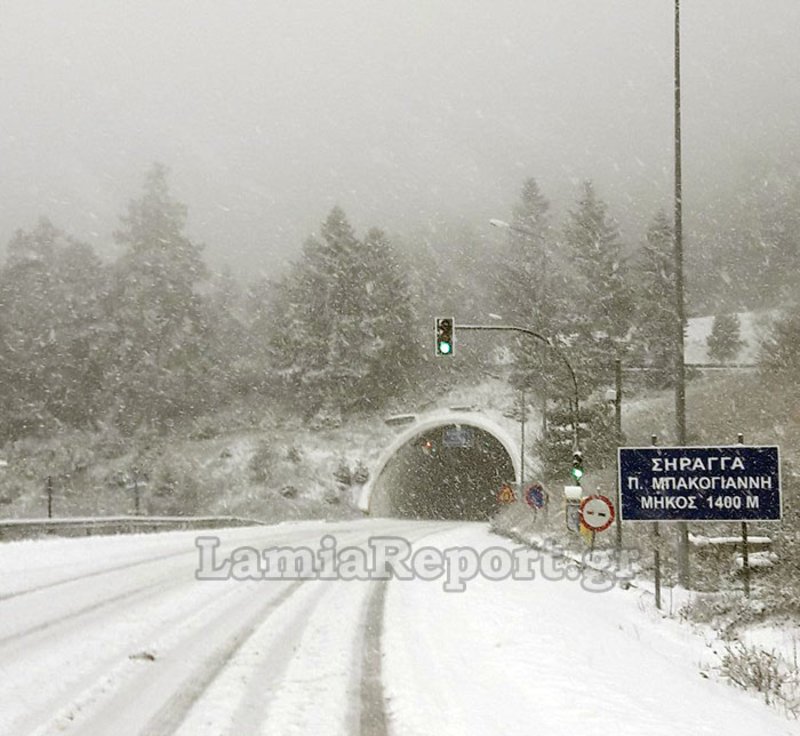 Στα λευκά η χώρα, προβλήματα από την κακοκαιρία – Χιόνια και χαμηλές θερμοκρασίες και σήμερα [εικόνες&βίντεο] | iefimerida.gr 11