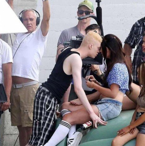 Νέα ταινία ετοιμάζει η Λάνα Ντελ Ρέι - Κυκλοφόρησε στο Facebook αφίσα και φωτογραφίες από τα γυρίσματα [εικόνες] | iefimerida.gr 1