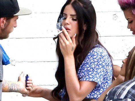 Νέα ταινία ετοιμάζει η Λάνα Ντελ Ρέι - Κυκλοφόρησε στο Facebook αφίσα και φωτογραφίες από τα γυρίσματα [εικόνες] | iefimerida.gr 2