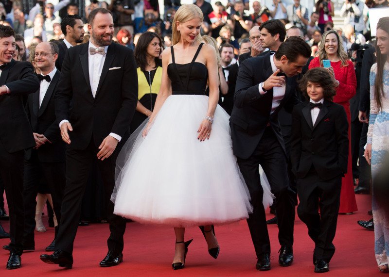 Ο Λάνθιμος αγκαζέ με τη (θεά) Νικόλ Κίντμαν και τον Κόλιν Φάρελ στο κόκκινο χαλί των Καννών -Μετά τη γιούχα [εικόνες & βίντεο] | iefimerida.gr 0