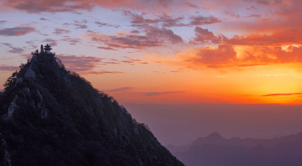 Ο πνεύμονας της Κίνας: Αυτό είναι το βουνό όπου συλλέγουν και συσκευάζουν φρέσκο αέρα [εικόνες] | iefimerida.gr 3