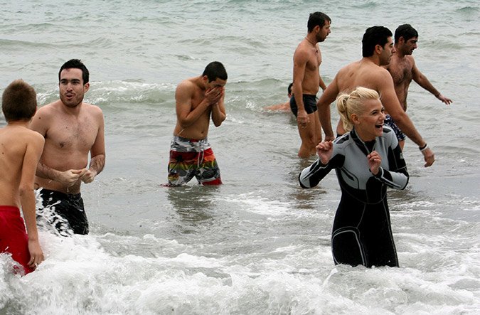 Η Λάουρα Νάργες βούτηξε αλλά δεν έπιασε το Σταυρό [εικόνες] | iefimerida.gr 0