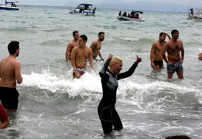 Σέξι μοντέλο προβλέπει αποτελέσματα αγώνων με το πληθωρικό μπούστο της [βίντεο + εικόνα] | iefimerida.gr 3