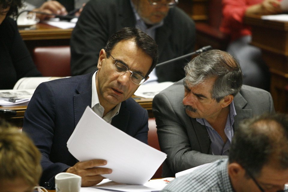 Καρέ-καρέ η συνεδρίαση της ΚΟ του ΣΥΡΙΖΑ -Τα χειροκροτήματα, η βλοσυρή Ζωή, ο Βαρουφάκης αλλού [εικόνες] | iefimerida.gr 9