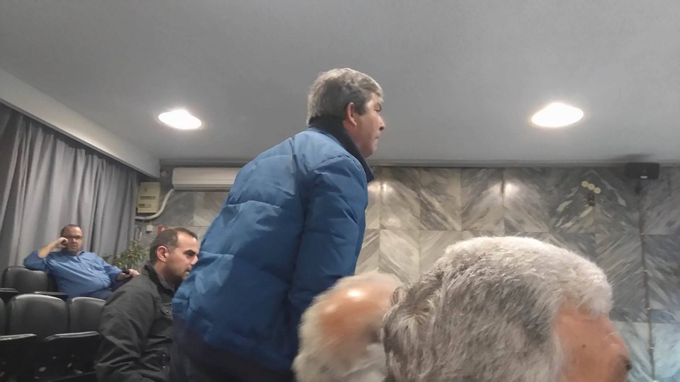 Καβγάς στο δημοτικό συμβούλιο Λάρισας για τον καταυλισμό προσφύγων | iefimerida.gr 2