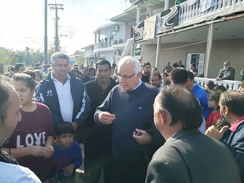 Ενταση στην Λάρισα: Ρομά κατέλαβαν τις γραμμές του ΟΣΕ -Ζητούν άμεσα λύση στο ζήτημα της ασφάλειας [εικόνες] | iefimerida.gr 1