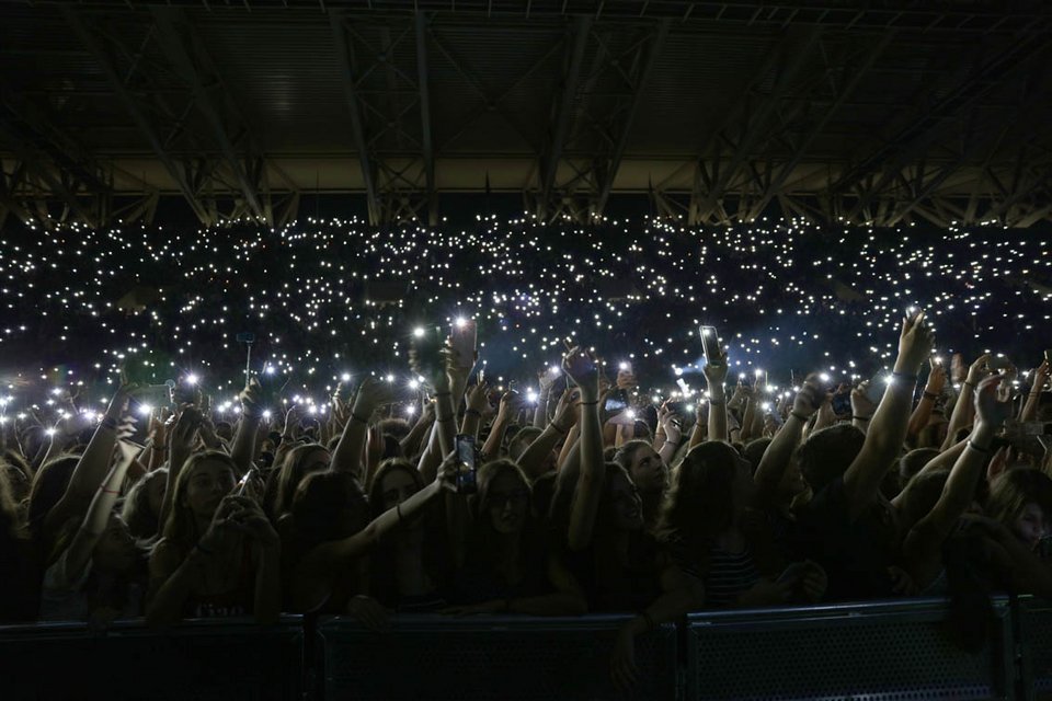 «Βούλιαξε» το γήπεδο της Λάρισας στη συναυλία του Ρέμου... χωρίς τον Ρέμο [εικόνες] | iefimerida.gr 2