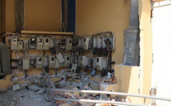 Καρέ καρέ η βομβιστική επίθεση στη Λάρισα -Οι δράστες ισοπέδωσαν μια γειτονιά [εικόνες] | iefimerida.gr 1