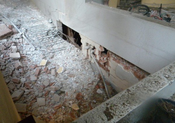 Καρέ καρέ η βομβιστική επίθεση στη Λάρισα -Οι δράστες ισοπέδωσαν μια γειτονιά [εικόνες] | iefimerida.gr 2