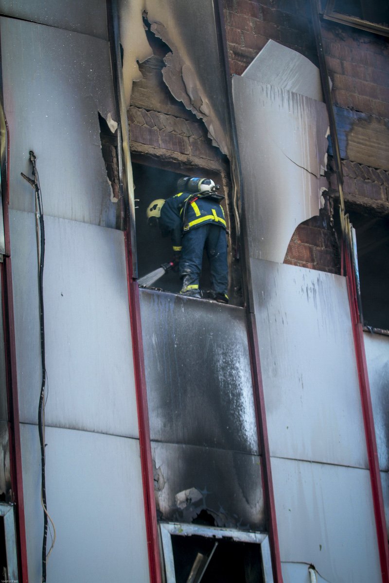 Μεγάλη πυρκαγιά σε εφορία στη Λάρισα -Συγκλονιστικές εικόνες και βίντεο | iefimerida.gr 2