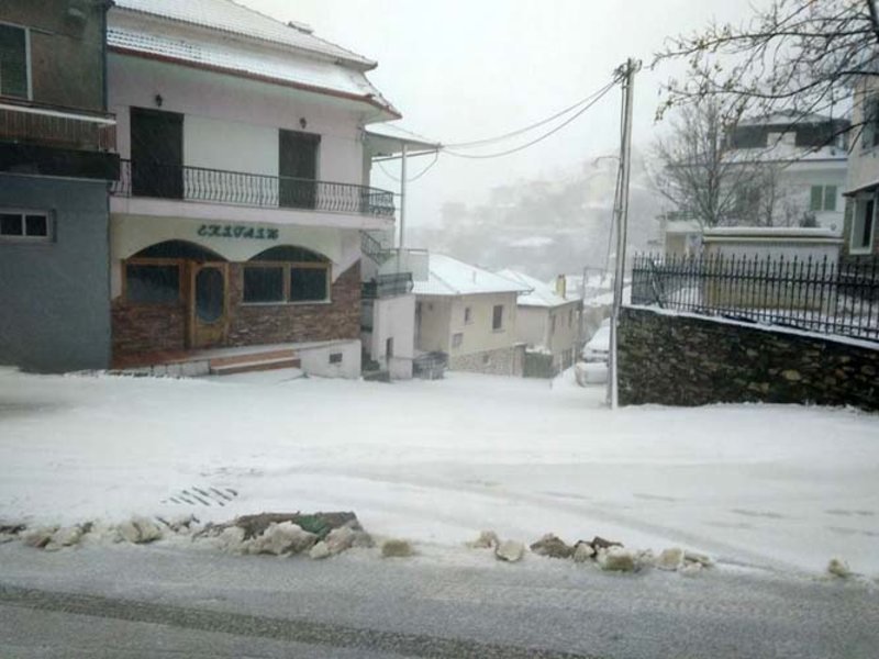 Στα λευκά ο νομός Λάρισας- Η θάλασσα βγήκε στο δρόμο στα παράλια [εικόνες & βίντεο] | iefimerida.gr 4