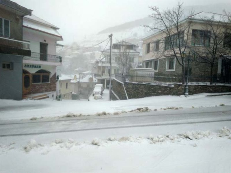 Στα λευκά ο νομός Λάρισας- Η θάλασσα βγήκε στο δρόμο στα παράλια [εικόνες & βίντεο] | iefimerida.gr 3