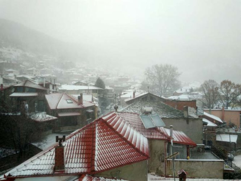 Στα λευκά ο νομός Λάρισας- Η θάλασσα βγήκε στο δρόμο στα παράλια [εικόνες & βίντεο] | iefimerida.gr 2