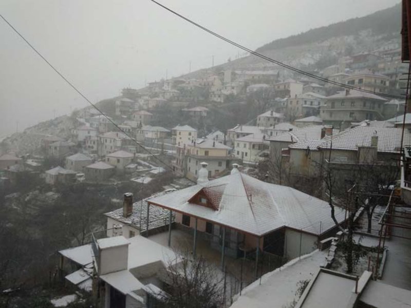 Στα λευκά η χώρα, προβλήματα από την κακοκαιρία – Χιόνια και χαμηλές θερμοκρασίες και σήμερα [εικόνες&βίντεο] | iefimerida.gr 20