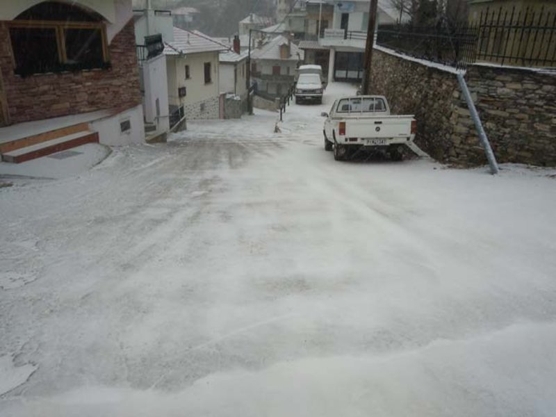 Στα λευκά η χώρα, προβλήματα από την κακοκαιρία – Χιόνια και χαμηλές θερμοκρασίες και σήμερα [εικόνες&βίντεο] | iefimerida.gr 21
