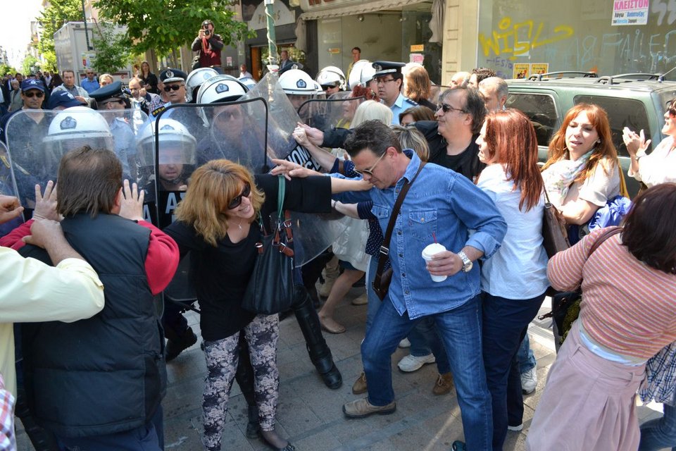 Αποδοκίμασαν τον Ευάγγελο Βενιζέλο στη Λάρισα  [εικόνες] | iefimerida.gr 2