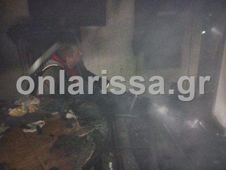 Πυρκαγιά σε διαμέρισμα στη Λάρισα -Σε σοβαρή κατάσταση μικρό αγόρι [εικόνες] | iefimerida.gr 1