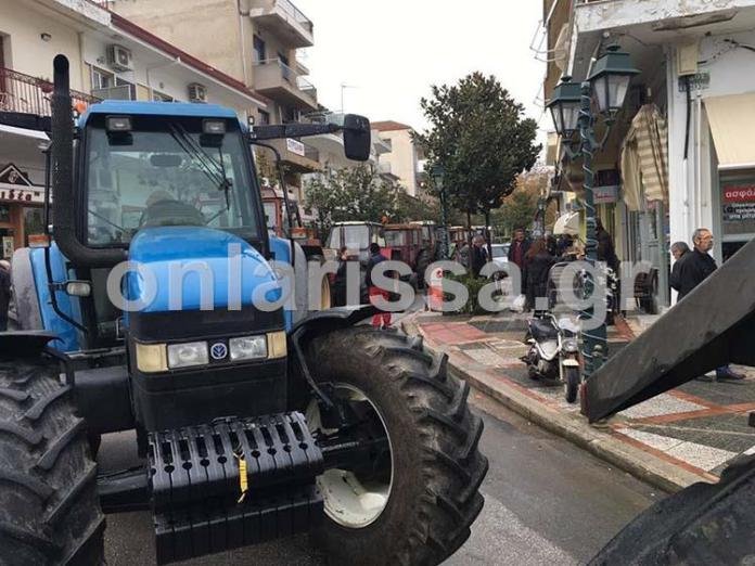 Στους δρόμους ο Θεσσαλικός κάμπος -Διαμαρτυρία αγροτών σε Φάρσαλα, Καρδίτσα και Τρίκαλα [εικόνες & βίντεο] | iefimerida.gr 0